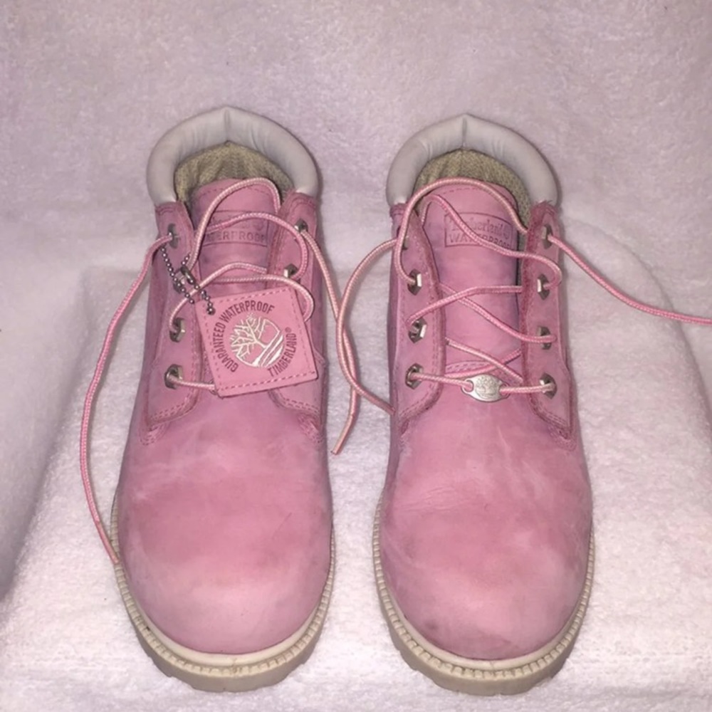 Pink timberlands. Size 9.5 Medium